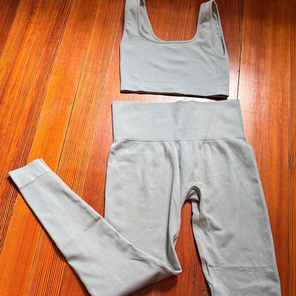 SET ACTIVE MATCHING SEAMLESS SET!!! - Picture 3 of 3